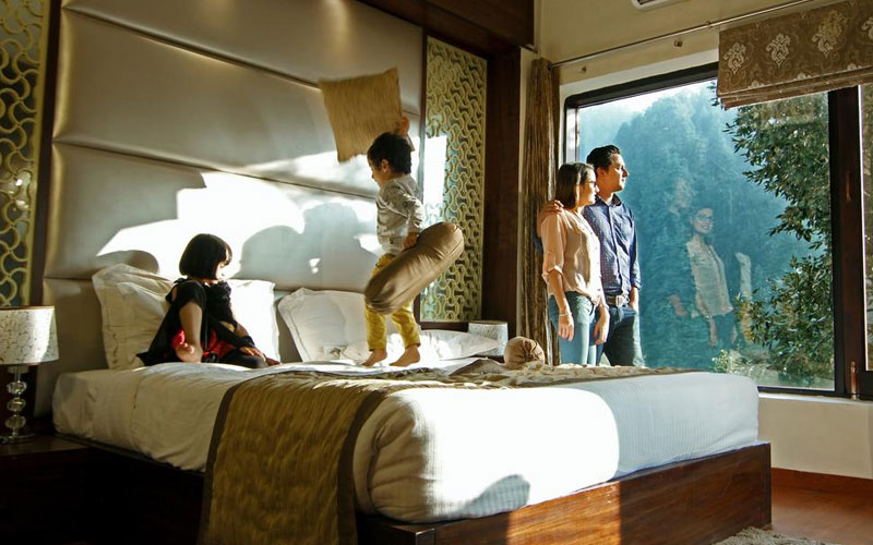 Shimla-Havens-Resorts-table-hotel