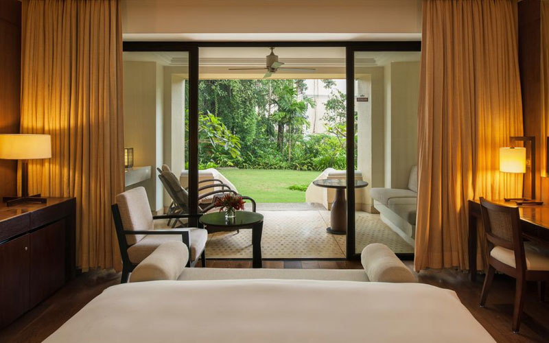 This property is 6 minutes walk from the beach. Set in heart of Goa offering sweeping views of Bambolim Bay, Grand Hyatt welcomes guests with a 25 m outdoor pool and 7 dining options. A relaxing dinner can be arranged at the private beach area
