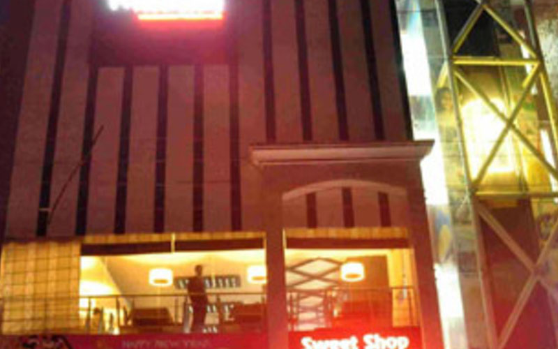 Raunak Hotel & Restaurant
