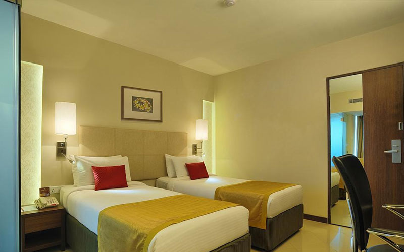 The elegant rooms feature modern décor and marble flooring. Each room is equipped with a safety deposit box and tea/coffee maker. Bathrobes and slippers are also provided.