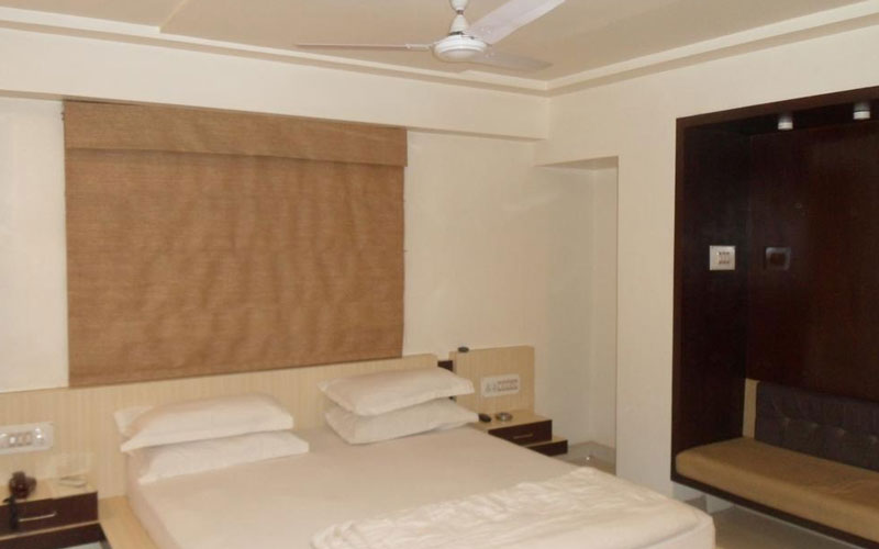 Mahesh Hotel and Guest House