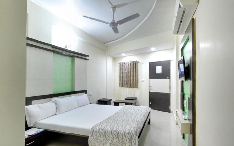 Skylon-Hotel-Gandhinagar-